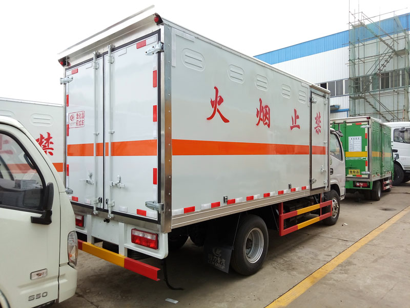 多利卡4.1米(藍(lán)牌)氣體廂式車